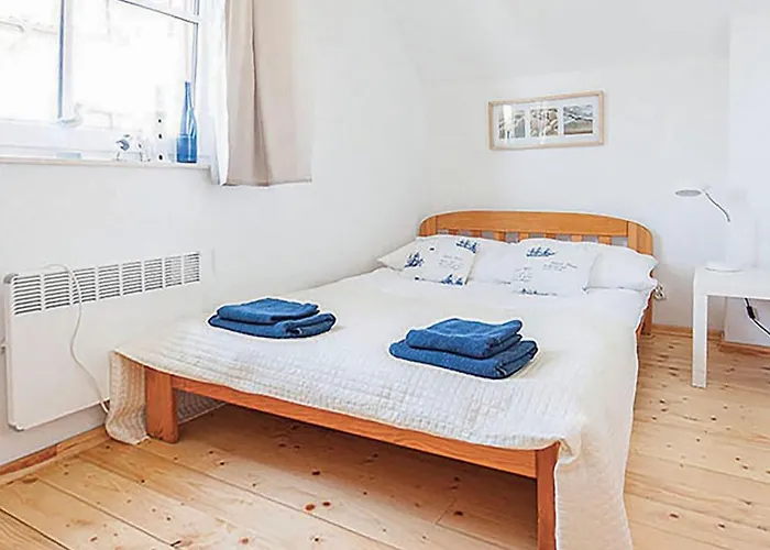 2 Bedroom Stunning In Semesterbostad Ustka